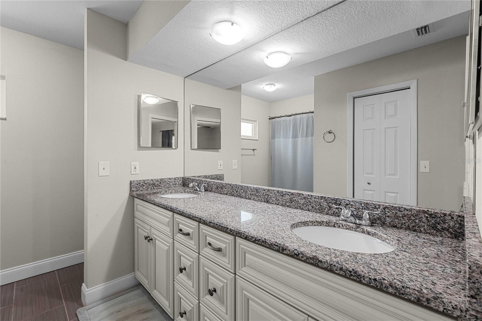 2423 FORREST CREST CIR