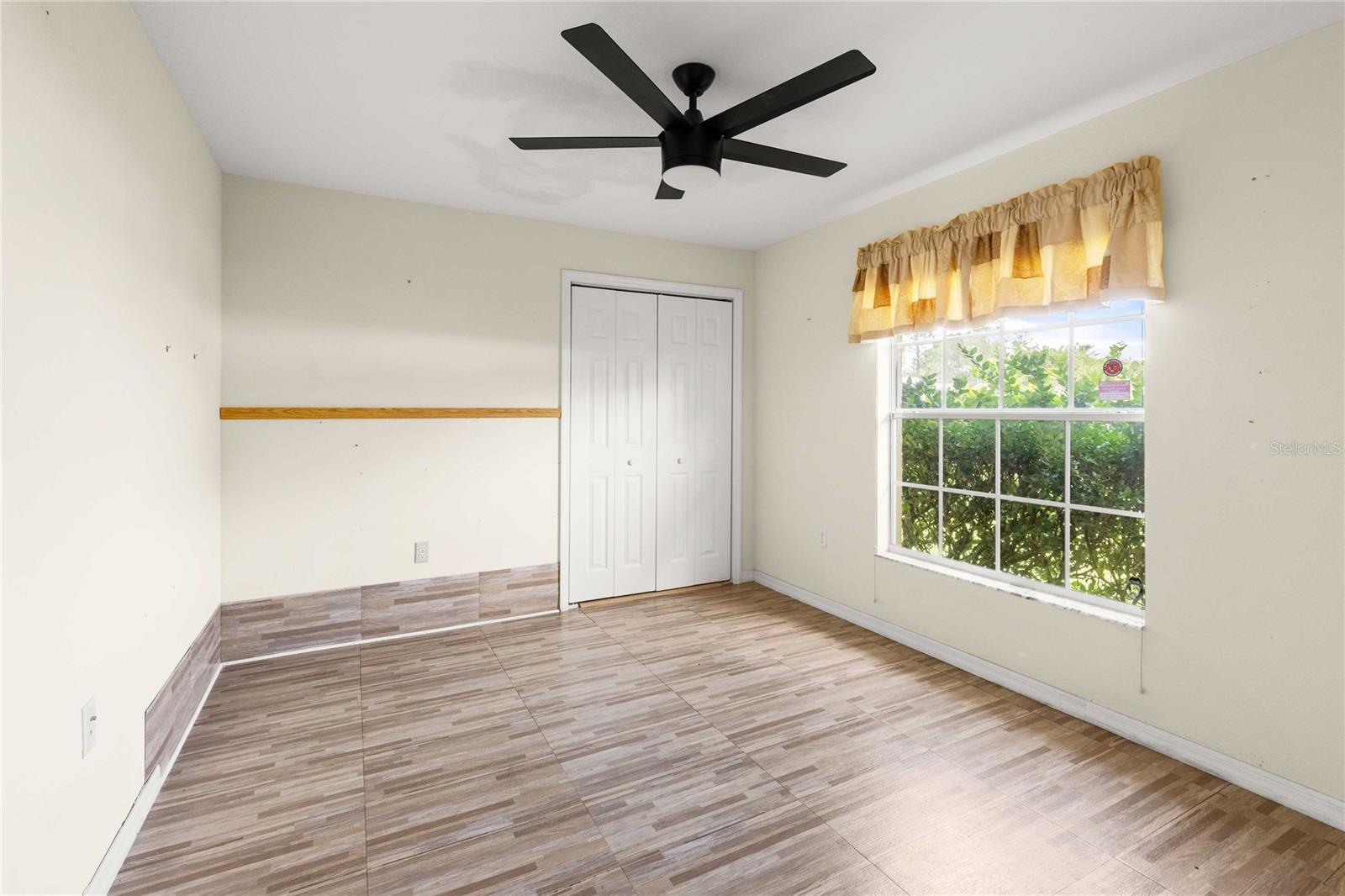 12404 PALM RIDGE DR