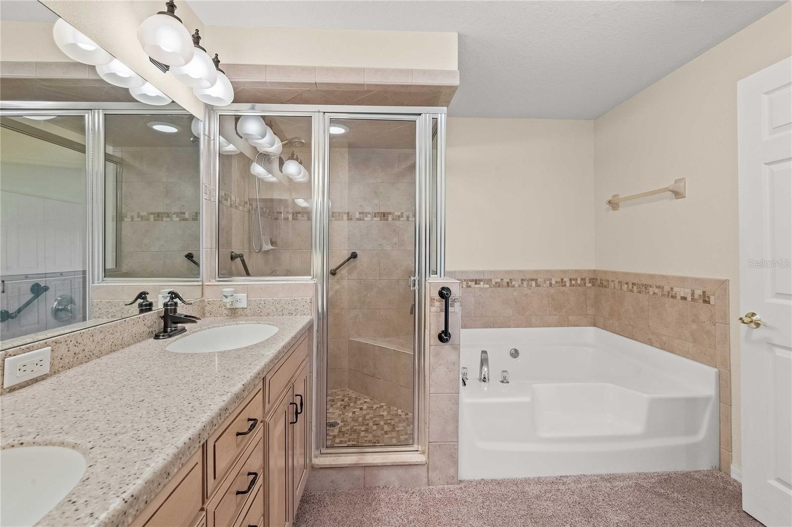 12404 PALM RIDGE DR