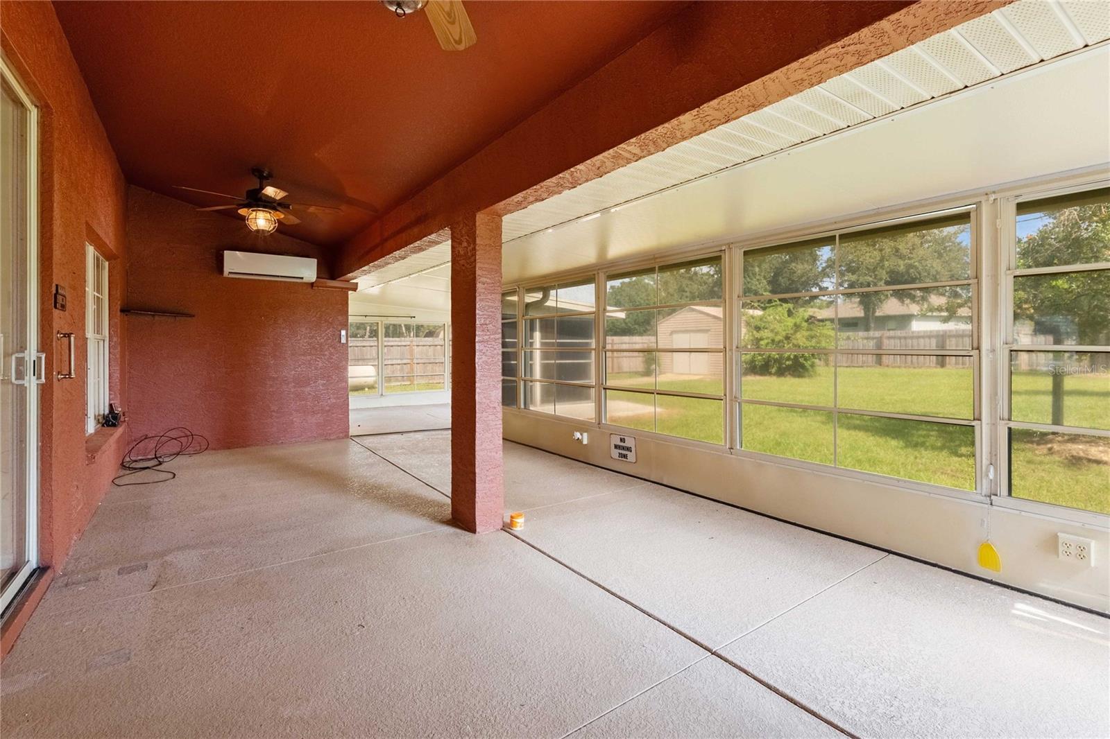 12404 PALM RIDGE DR