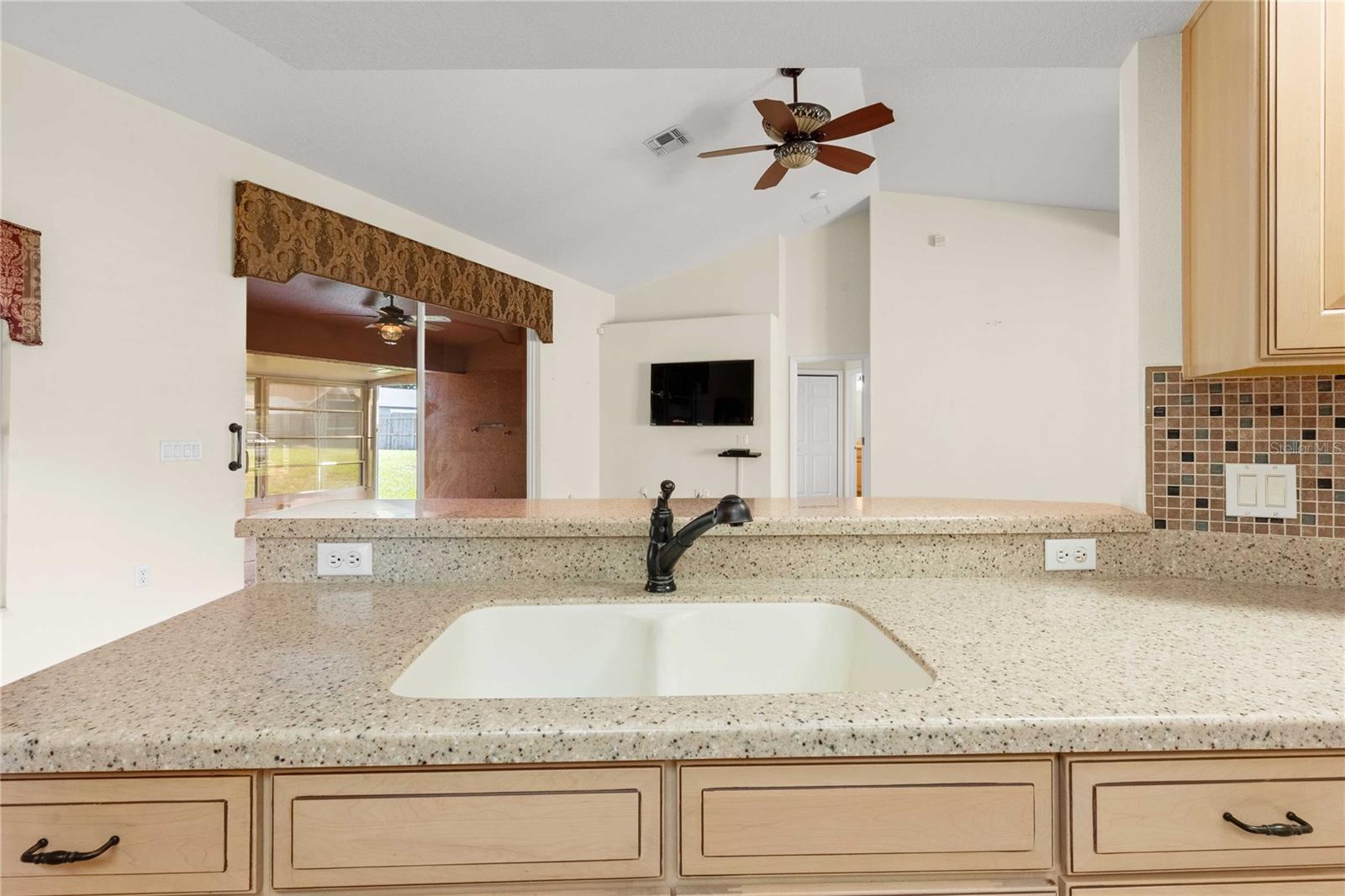 12404 PALM RIDGE DR