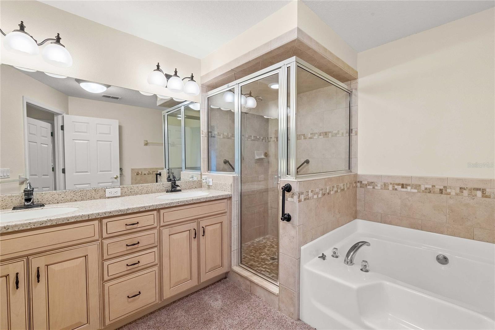 12404 PALM RIDGE DR