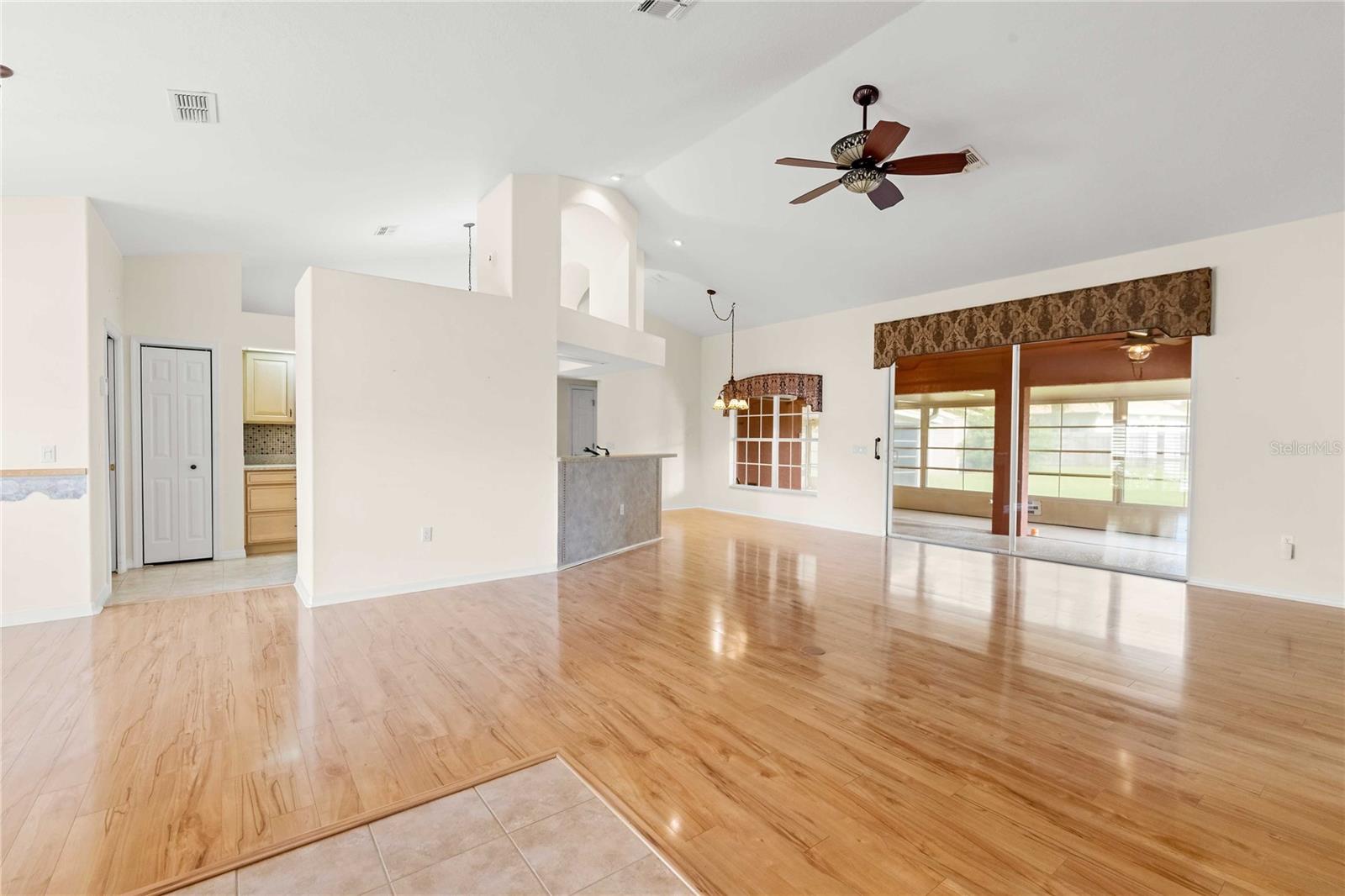 12404 PALM RIDGE DR