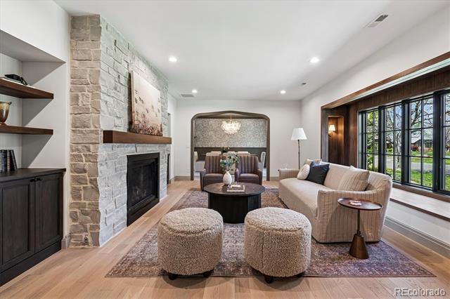 5290 E Nassau Circle