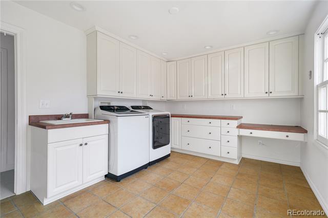 4600 S Columbine Court