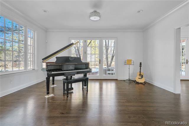 4600 S Columbine Court