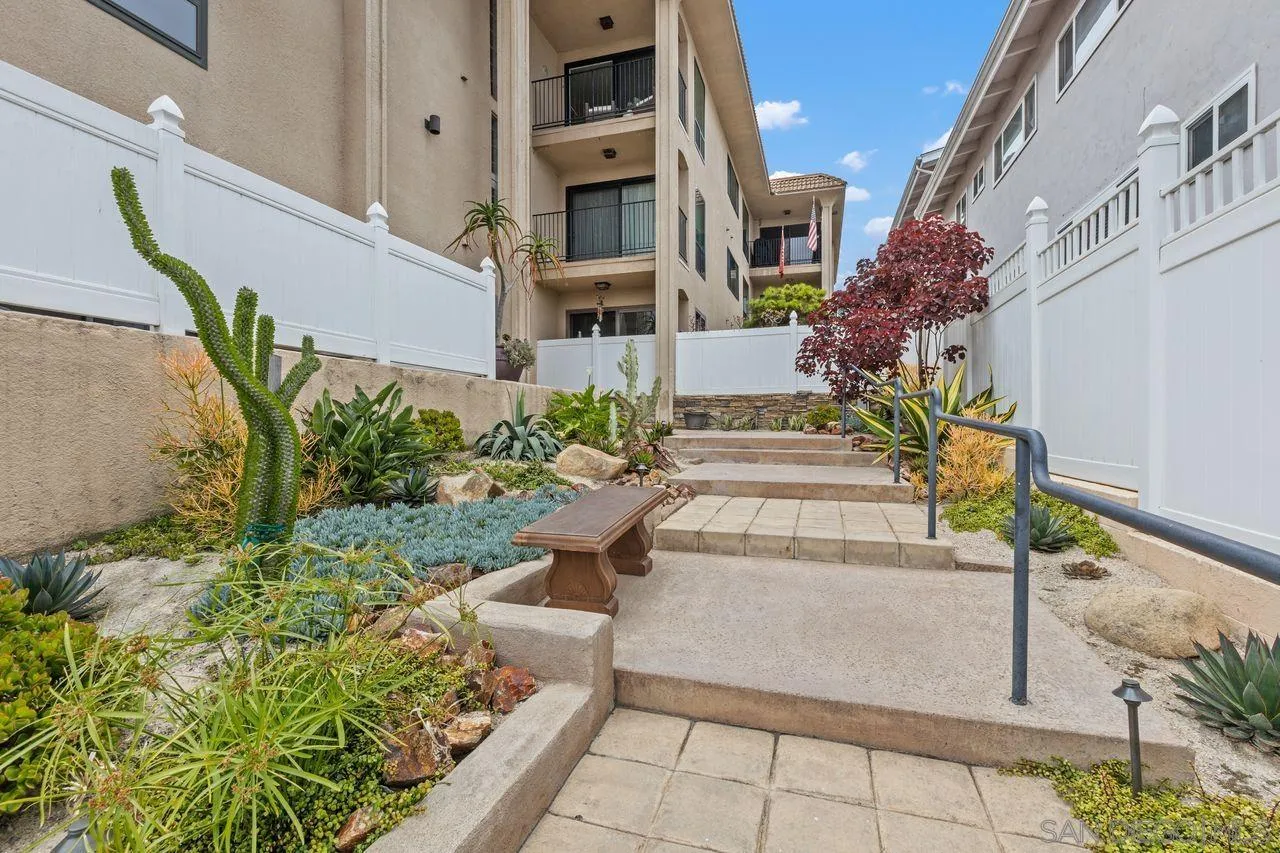 370 Rosecrans St Unit 302