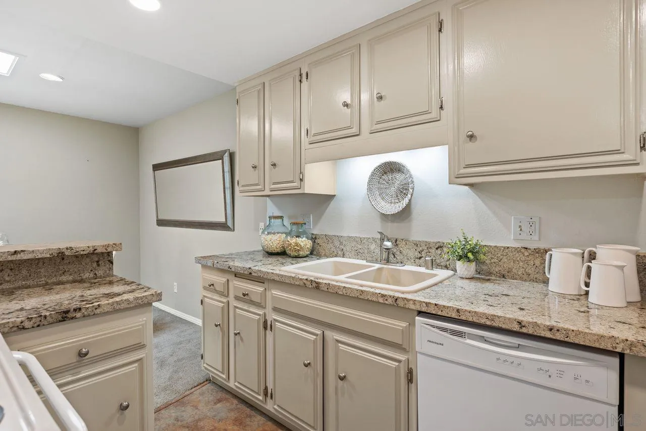 370 Rosecrans St Unit 302