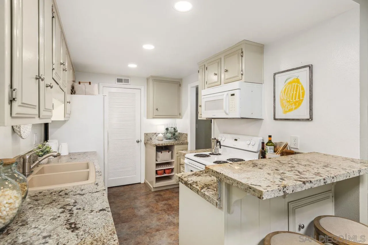370 Rosecrans St Unit 302
