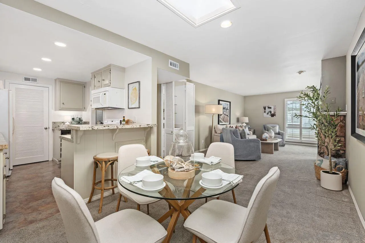 370 Rosecrans St Unit 302