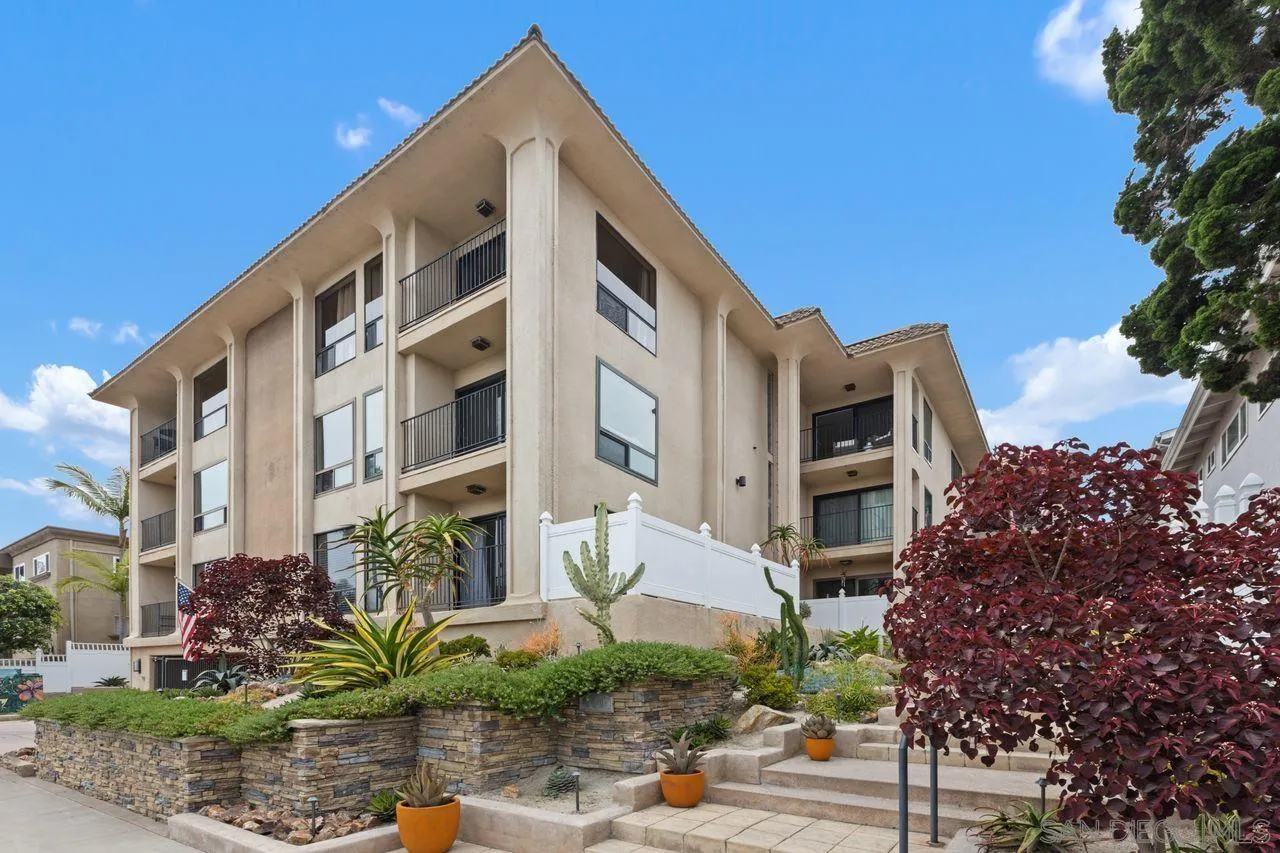 370 Rosecrans St Unit 302
