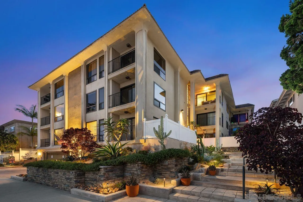 370 Rosecrans St Unit 302