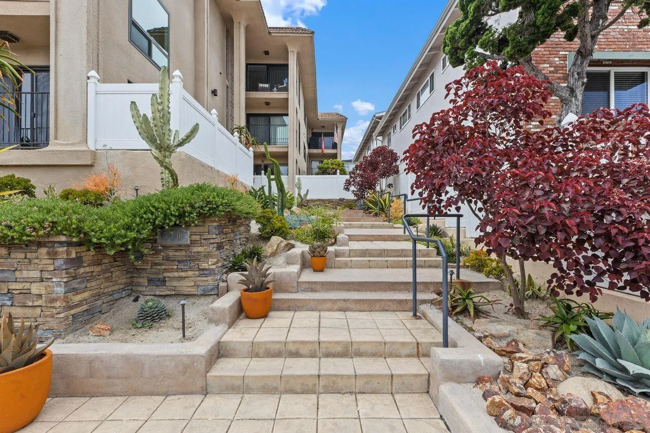 370 Rosecrans St Unit 302