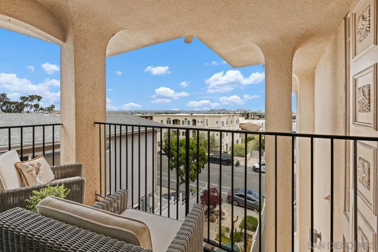370 Rosecrans St Unit 302