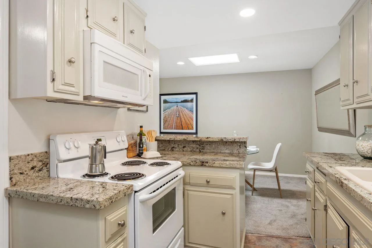 370 Rosecrans St Unit 302