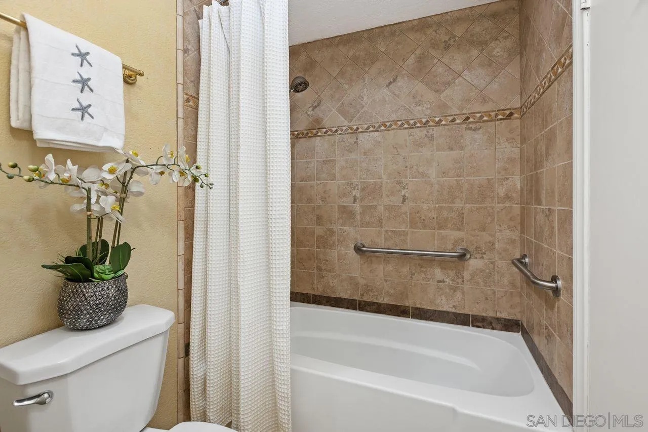 370 Rosecrans St Unit 302