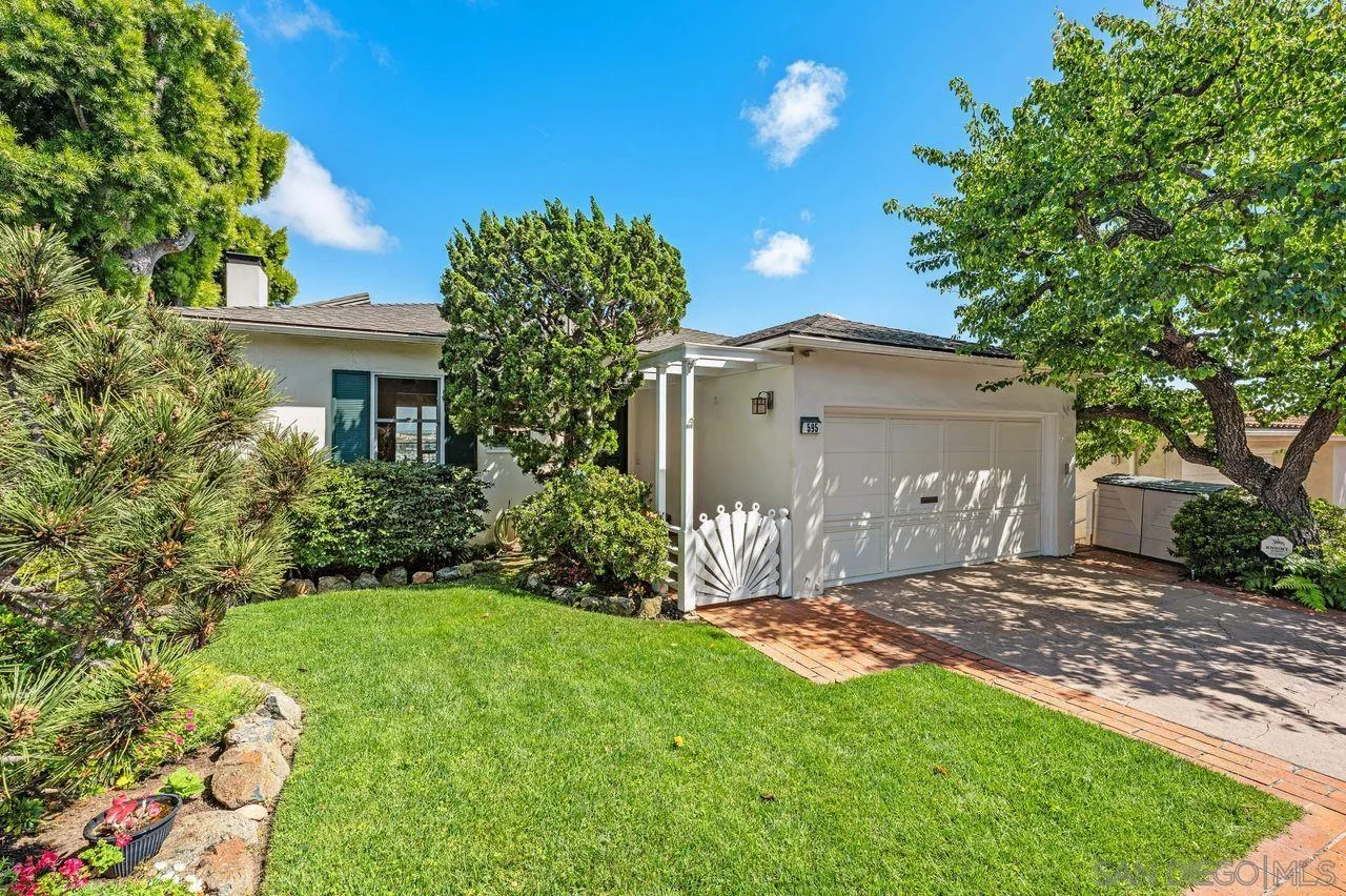 595 Rosecrans Street