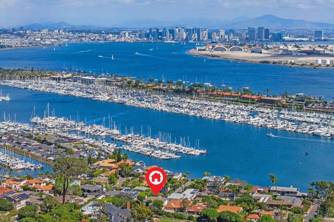 595 Rosecrans Street