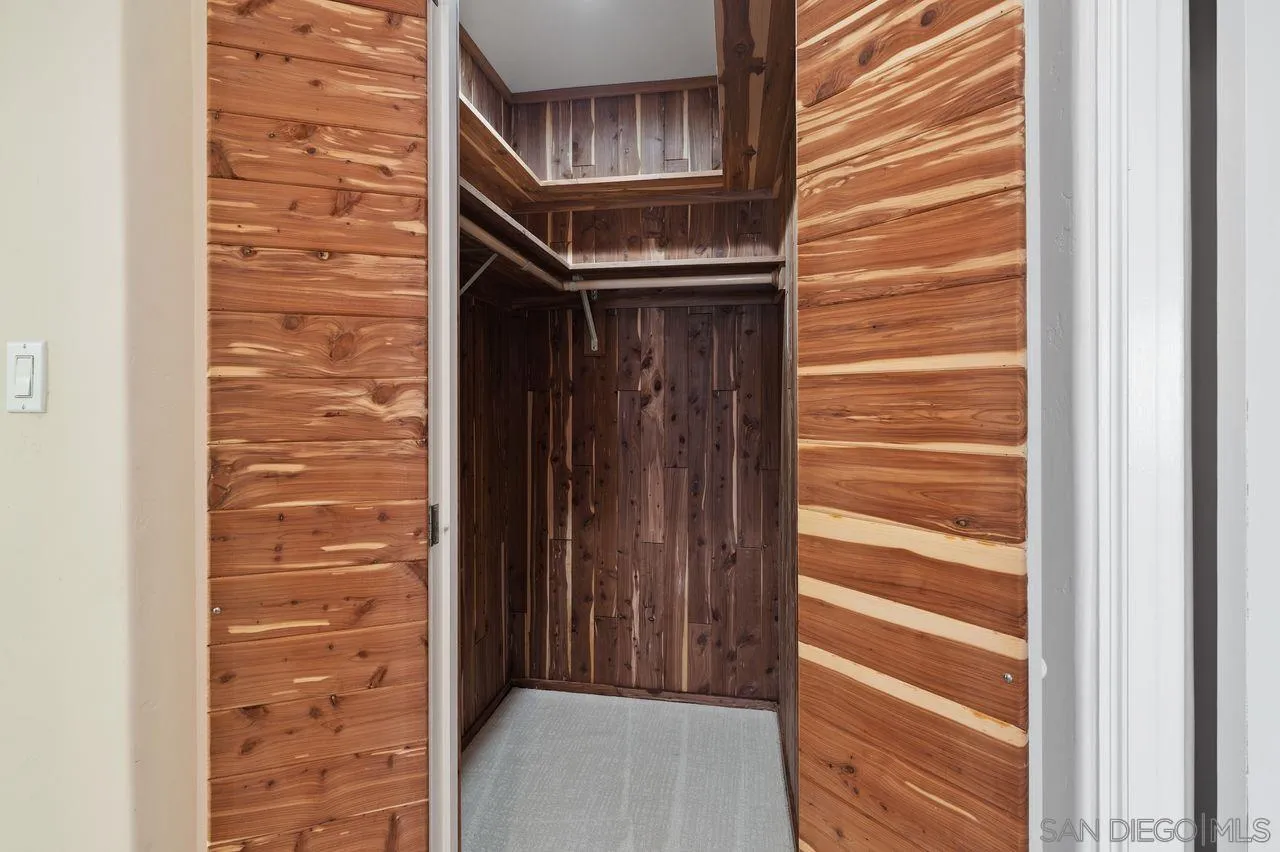 595 Rosecrans Street