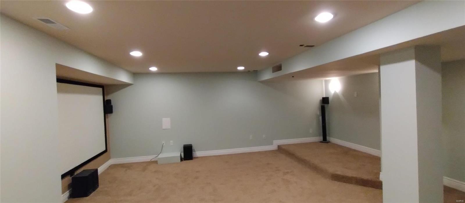 5522 Wooded Creek Drive
