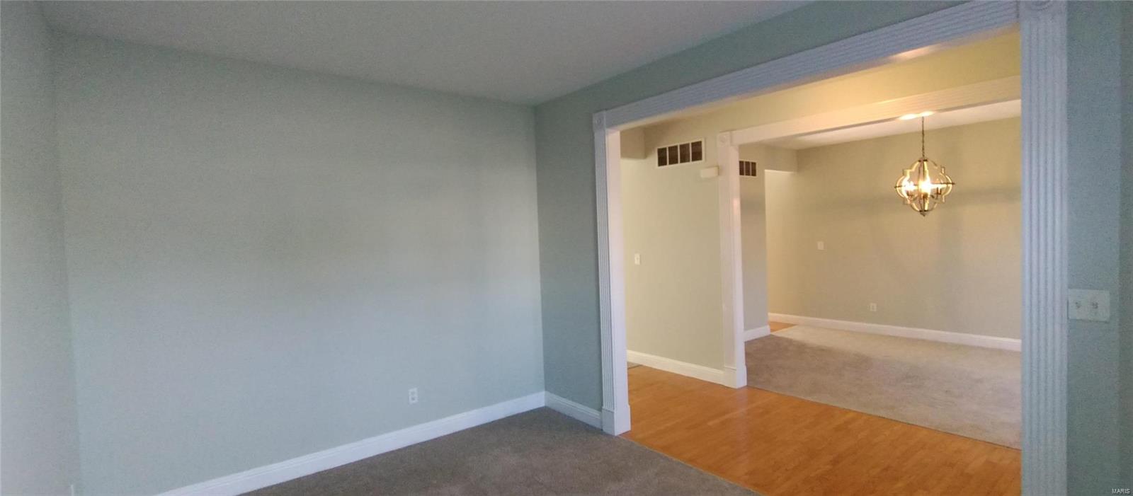 5522 Wooded Creek Drive