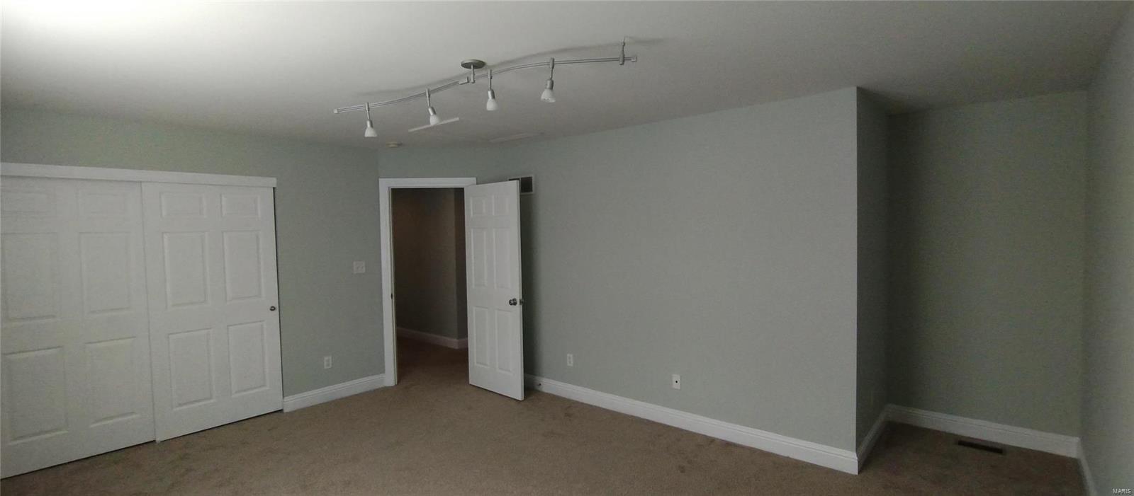 5522 Wooded Creek Drive