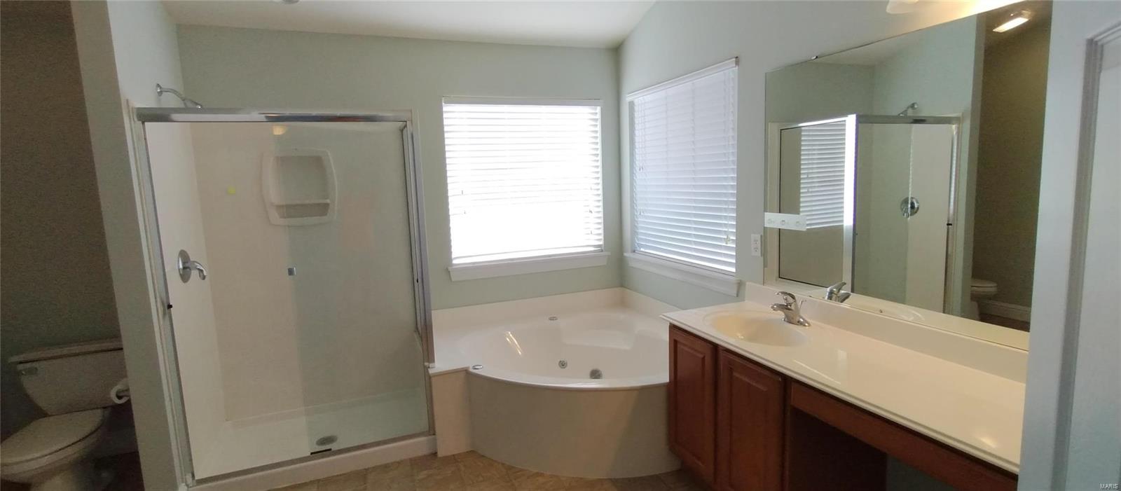5522 Wooded Creek Drive