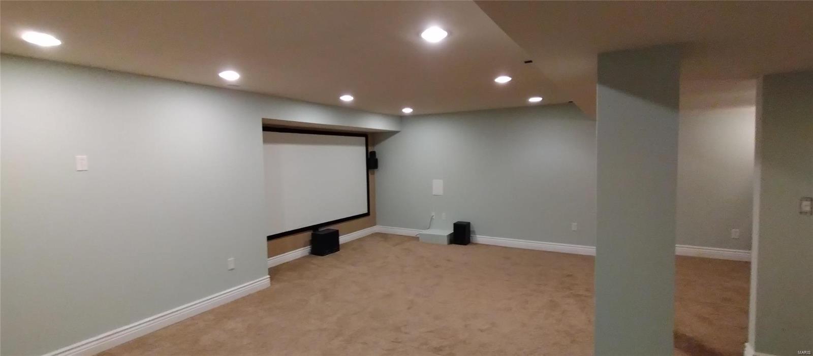 5522 Wooded Creek Drive