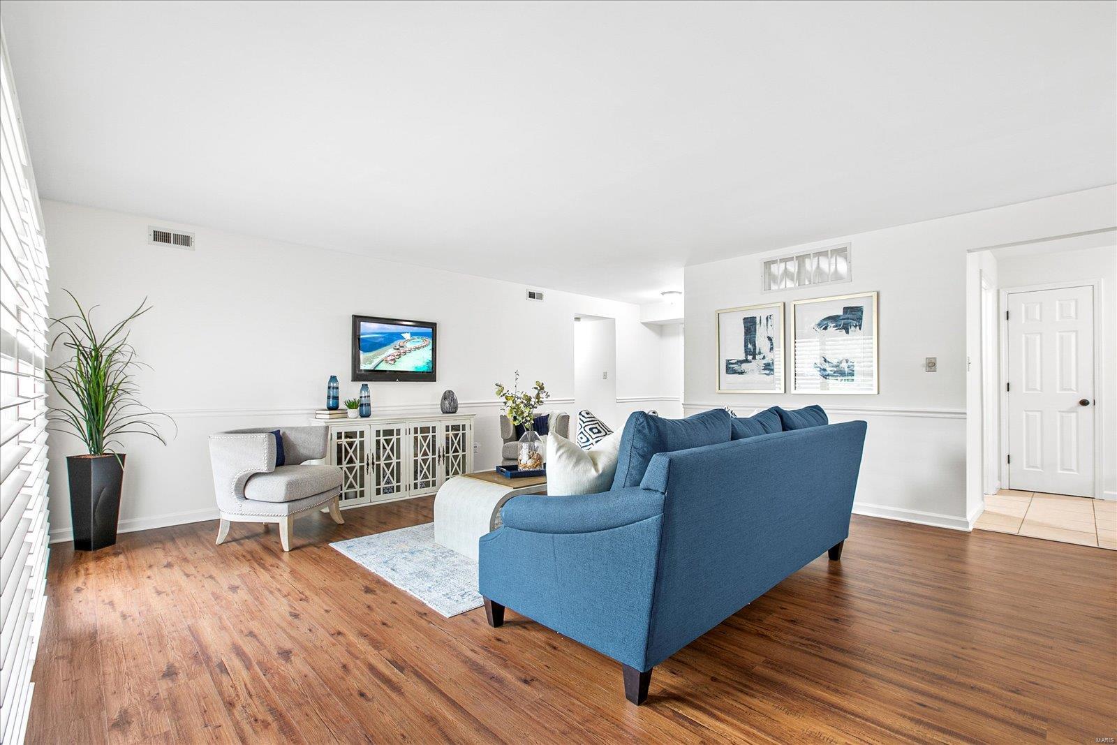 526 Sarah Lane Unit: 18