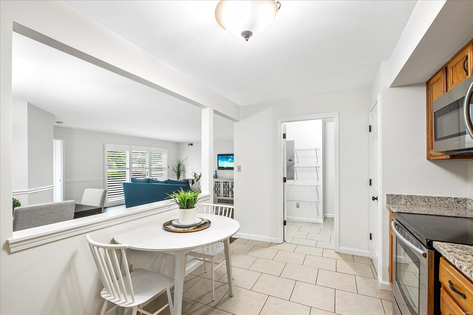 526 Sarah Lane Unit: 18