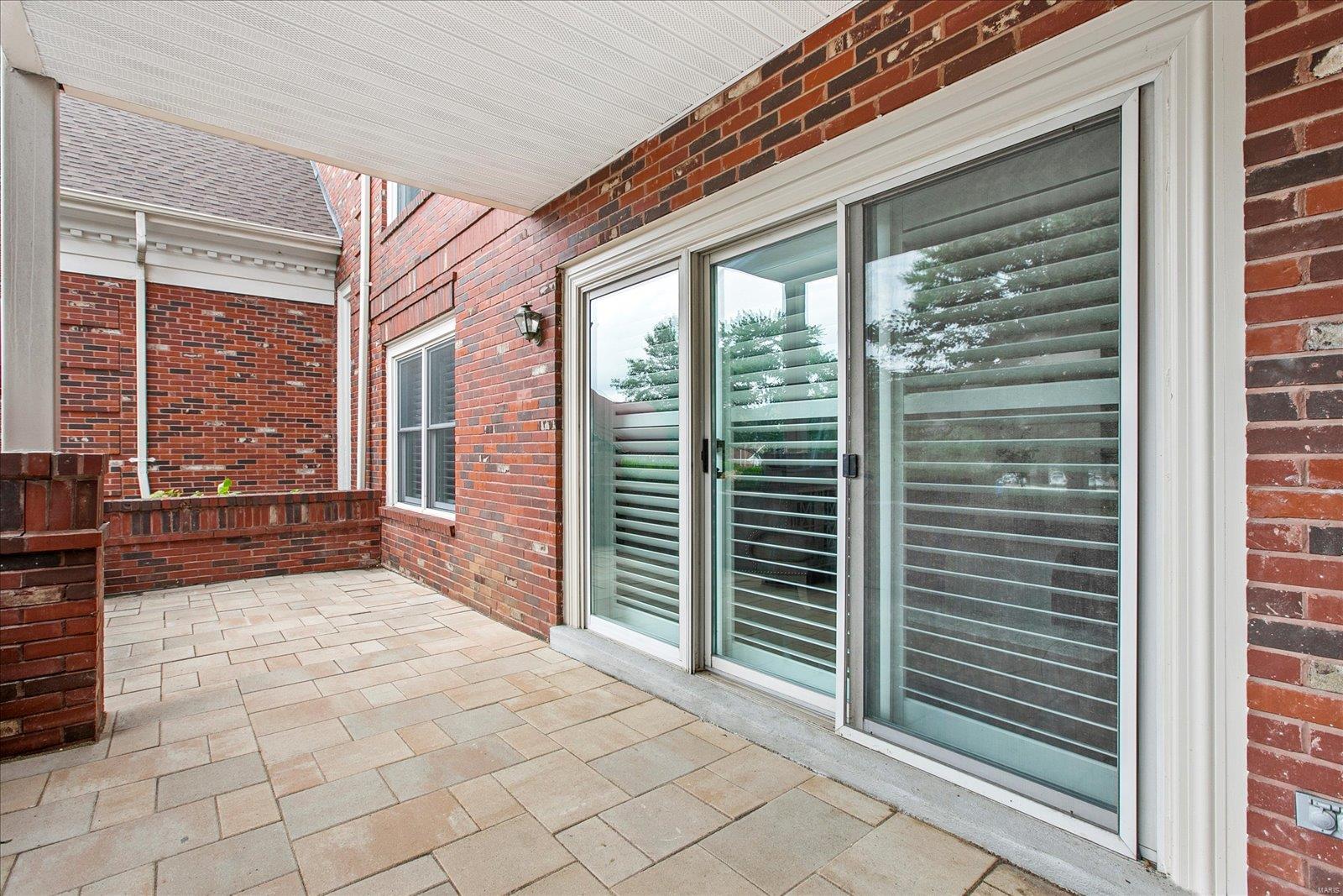 526 Sarah Lane Unit: 18