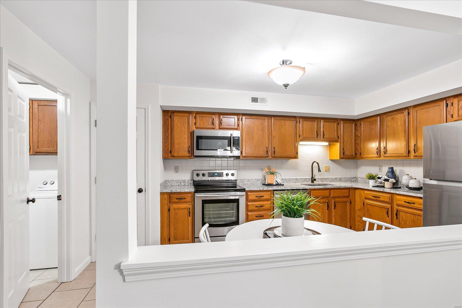 526 Sarah Lane Unit: 18