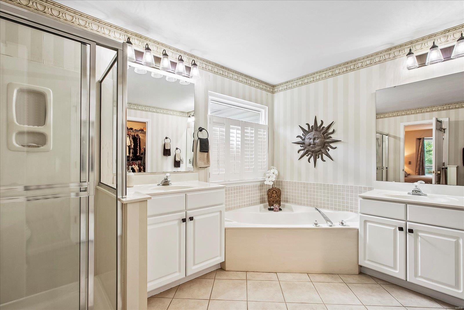 500 Hickory Manor