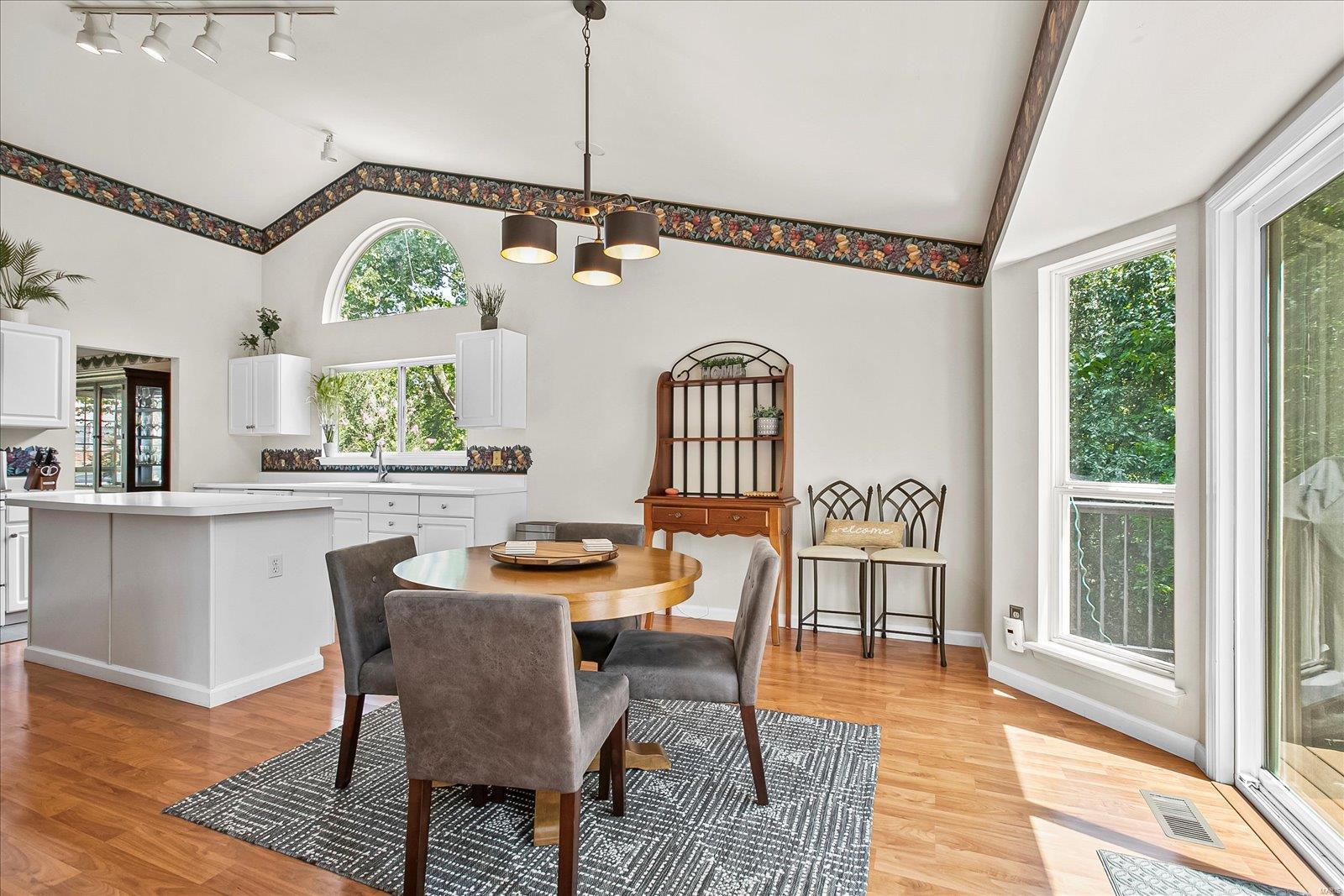 500 Hickory Manor