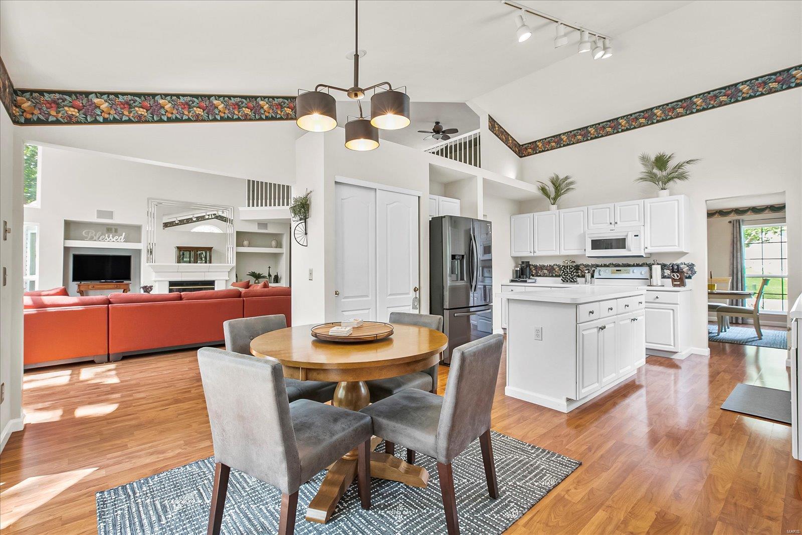 500 Hickory Manor