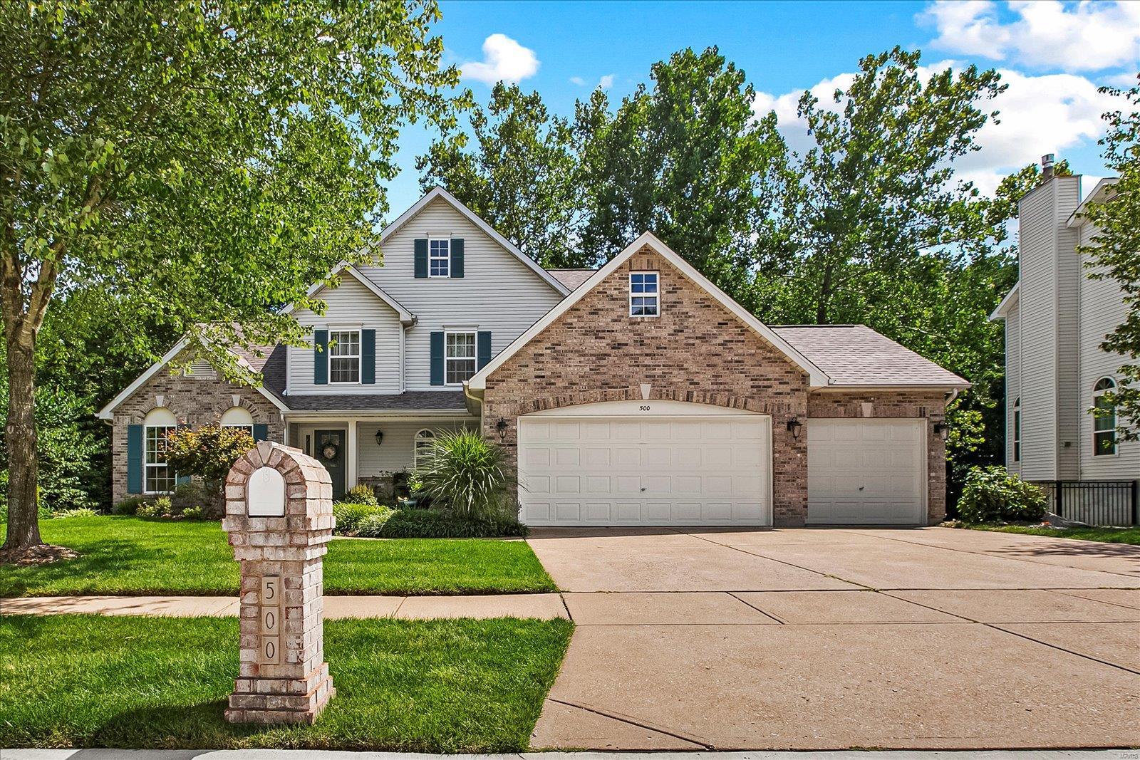 500 Hickory Manor