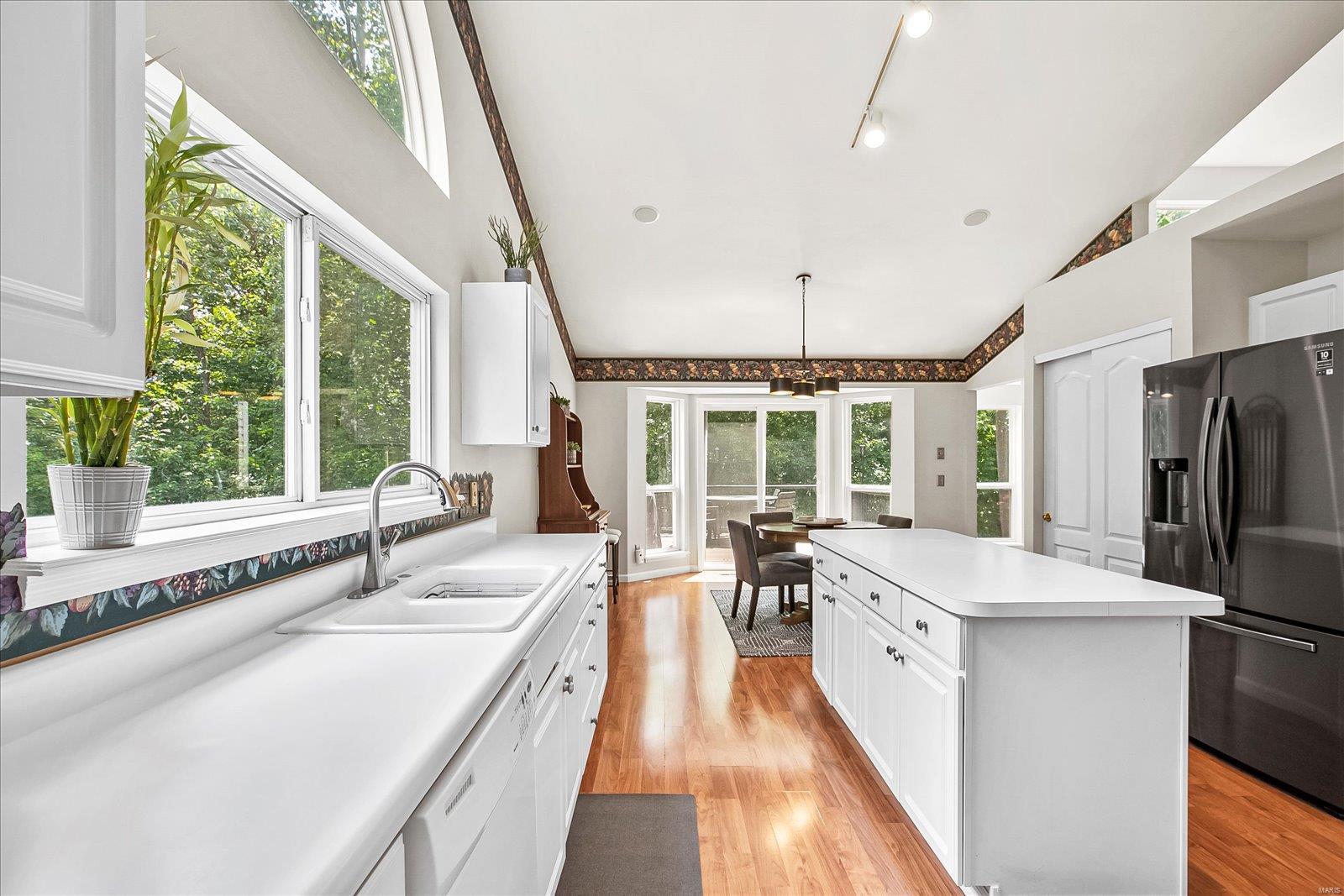 500 Hickory Manor