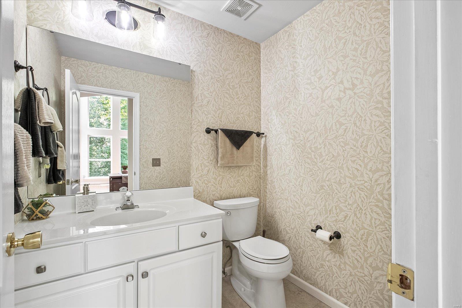 500 Hickory Manor
