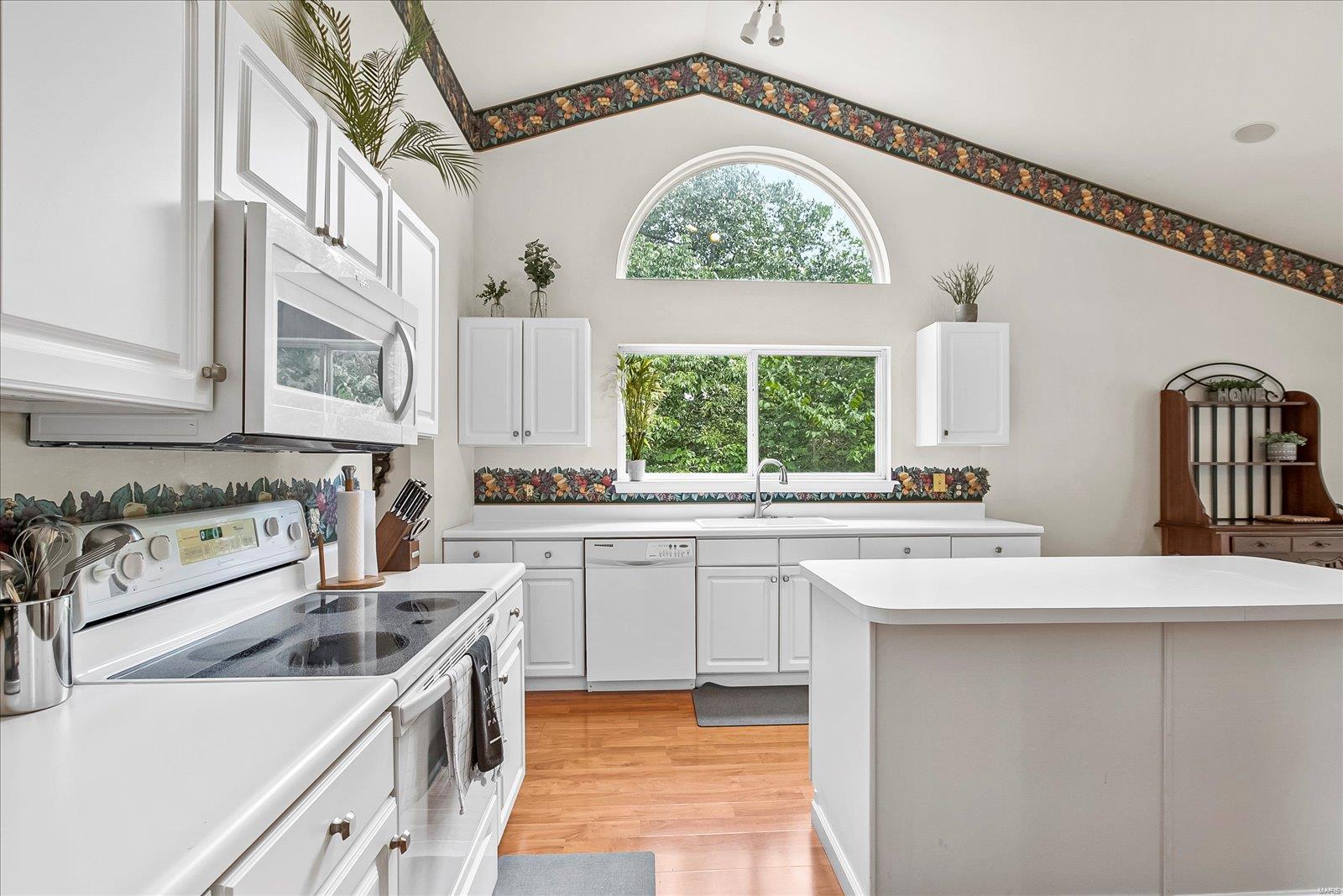 500 Hickory Manor