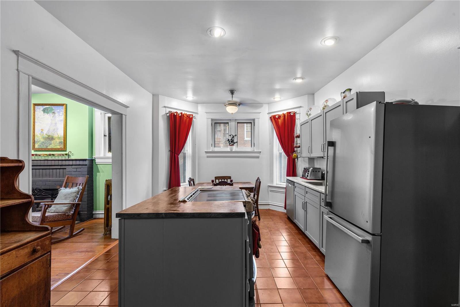1716 Waverly Unit: 1A