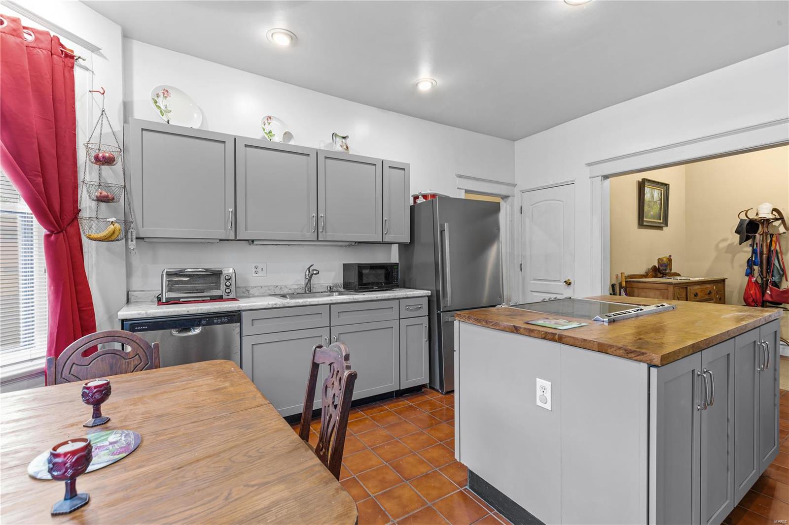 1716 Waverly Unit: 1A