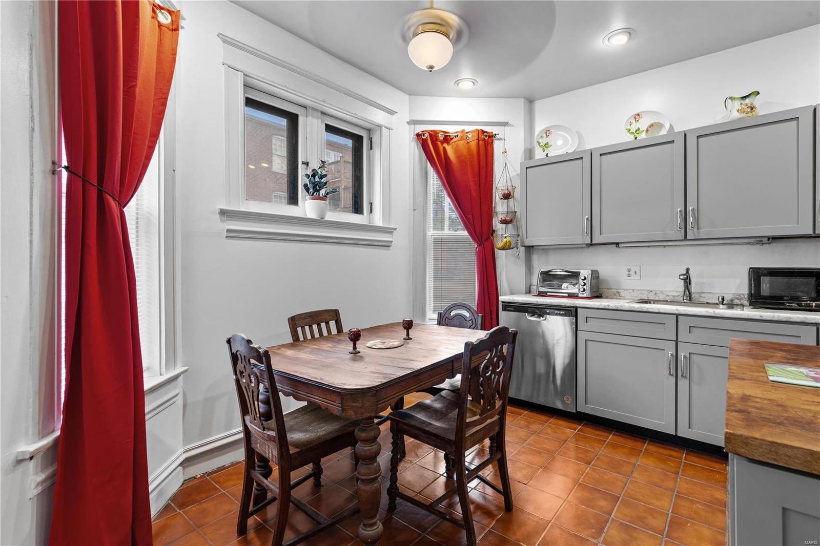 1716 Waverly Unit: 1A