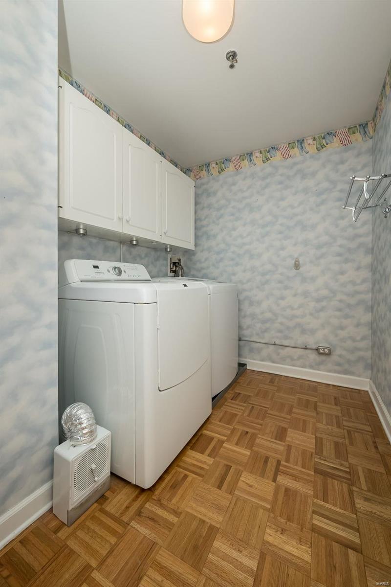 816 S Hanley Road Unit: 4D