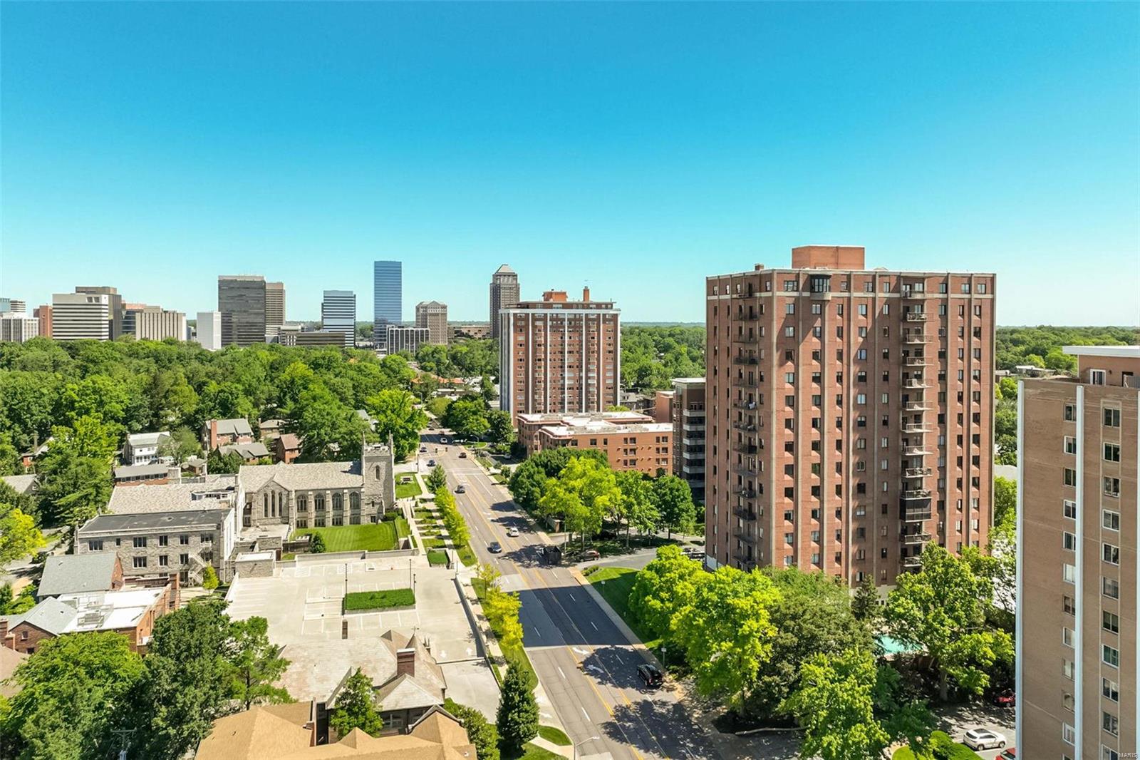 816 S Hanley Road Unit: 4D