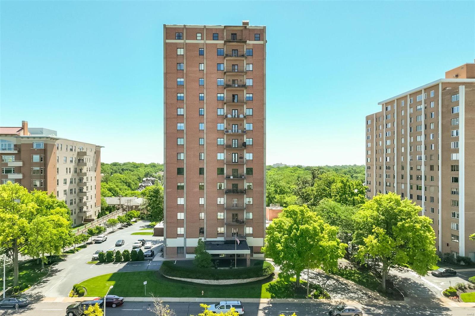 816 S Hanley Road Unit: 4D