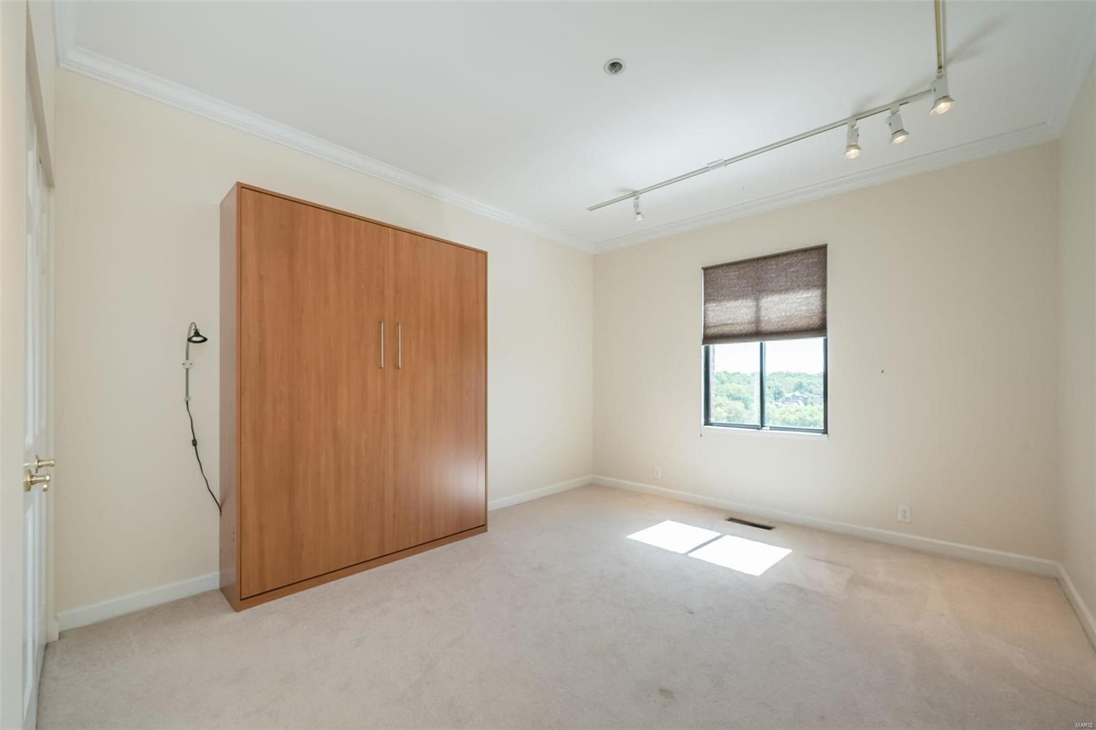 816 S Hanley Road Unit: 4D