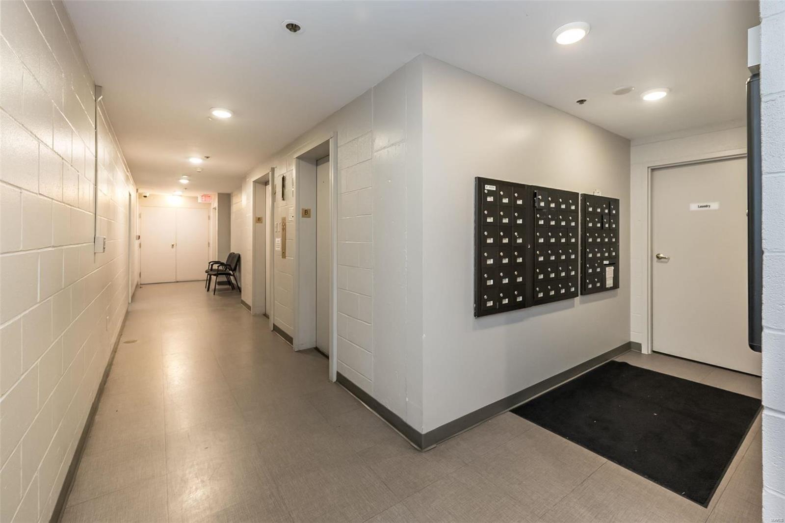 816 S Hanley Road Unit: 4D
