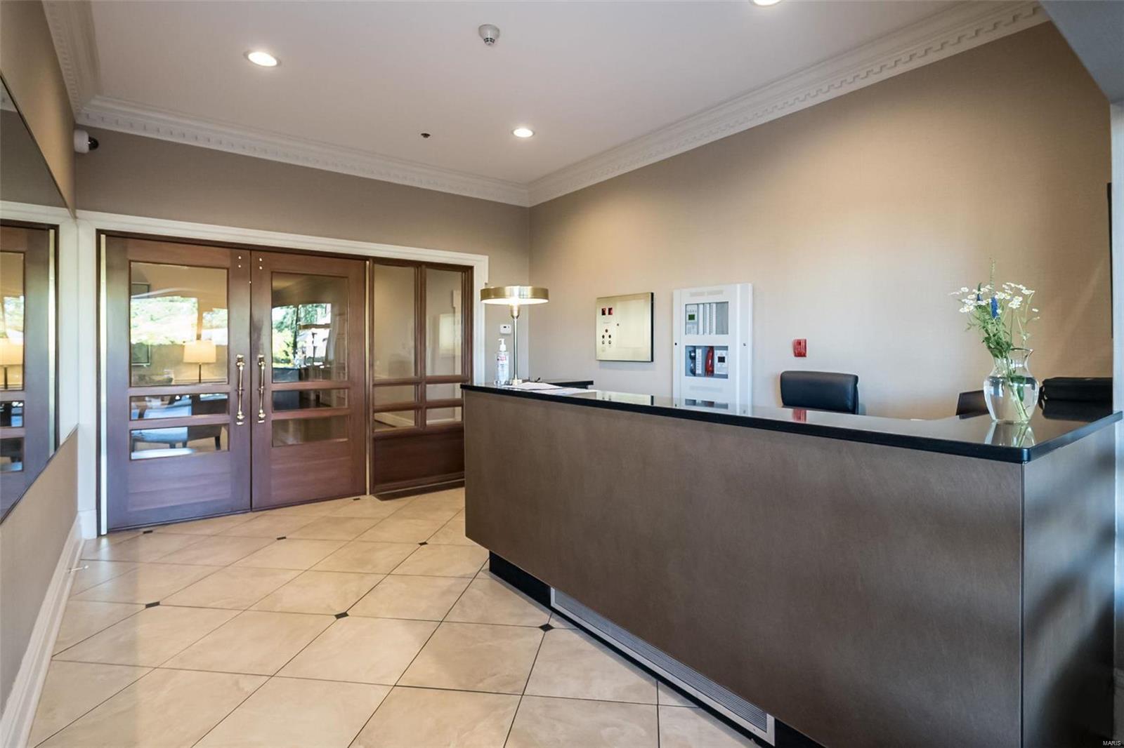 816 S Hanley Road Unit: 4D