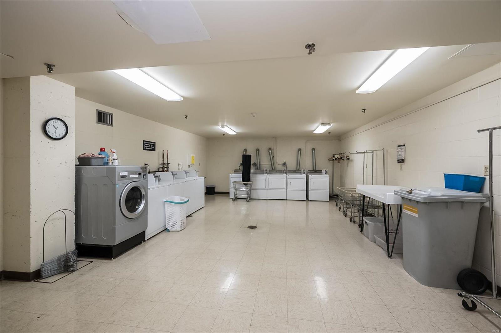 816 S Hanley Road Unit: 4D