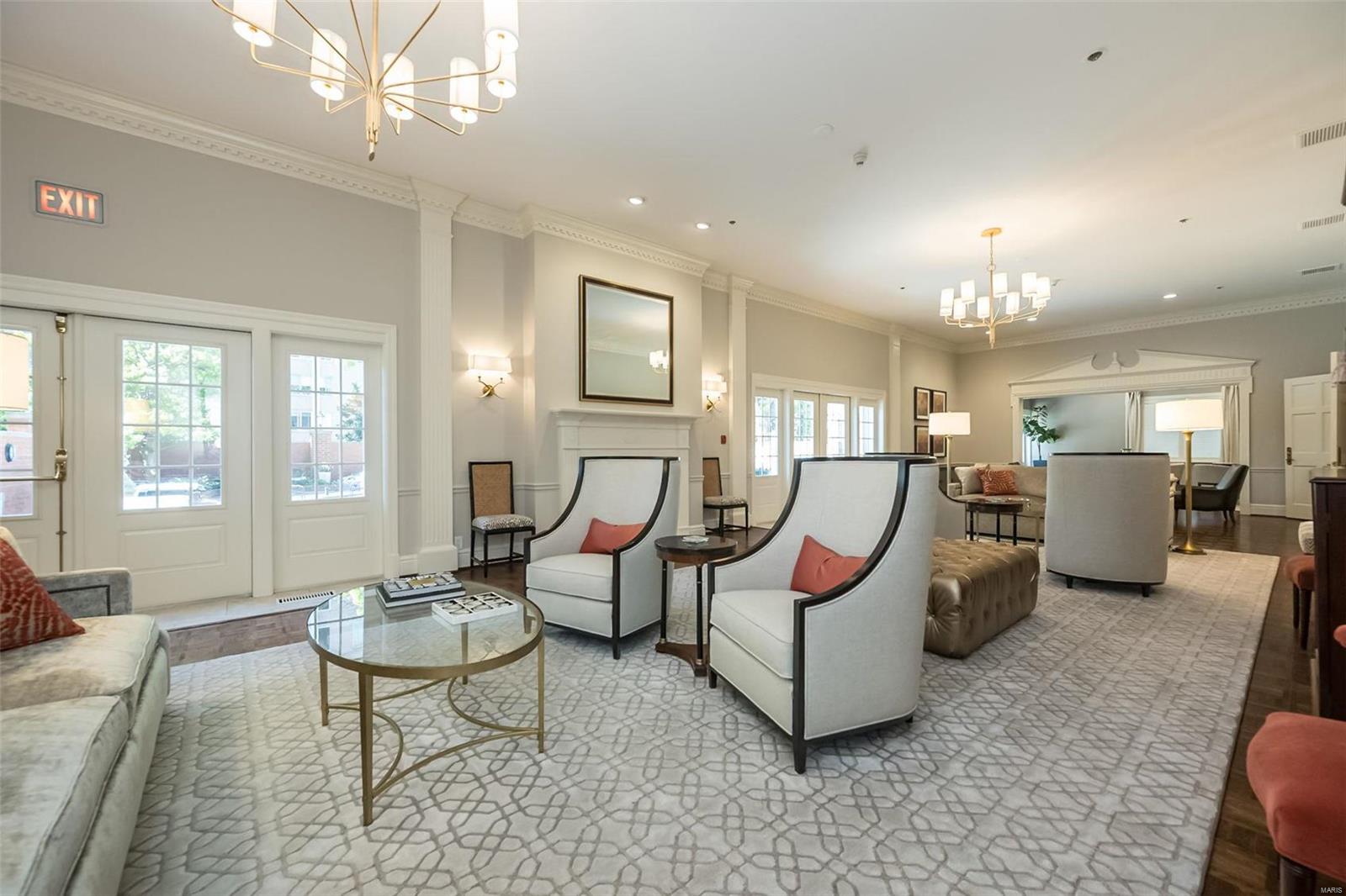 816 S Hanley Road Unit: 4D